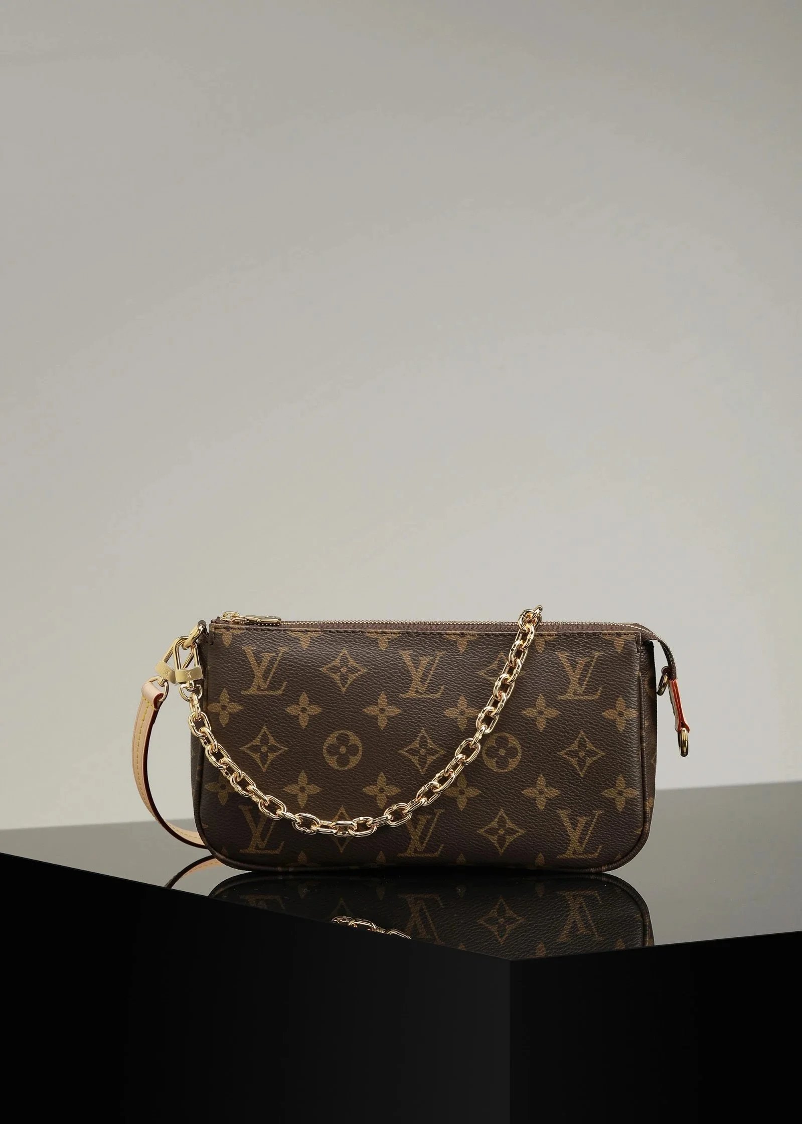 Crossbody bag for women