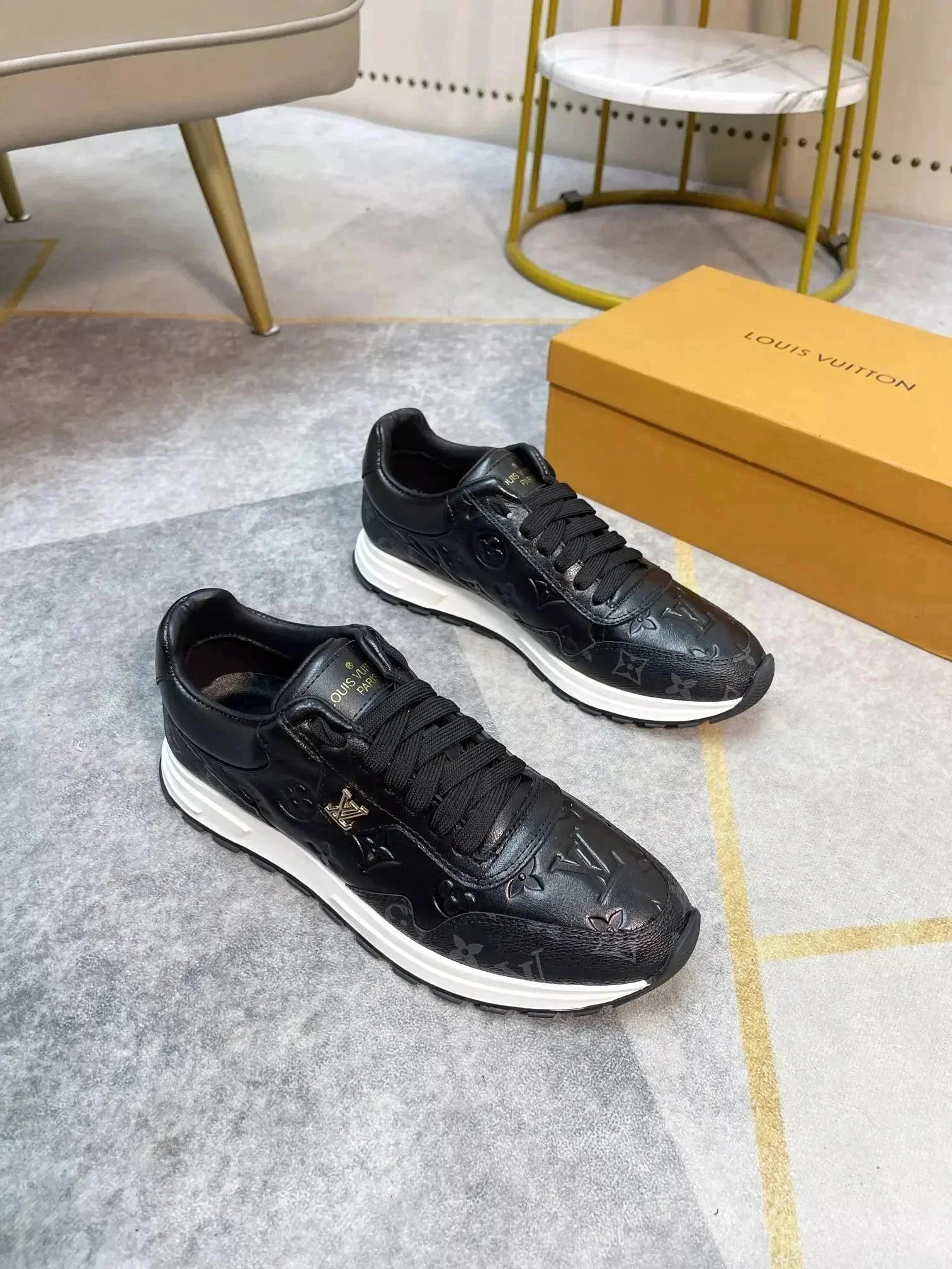 Lifestyle Sneakers product photo 3