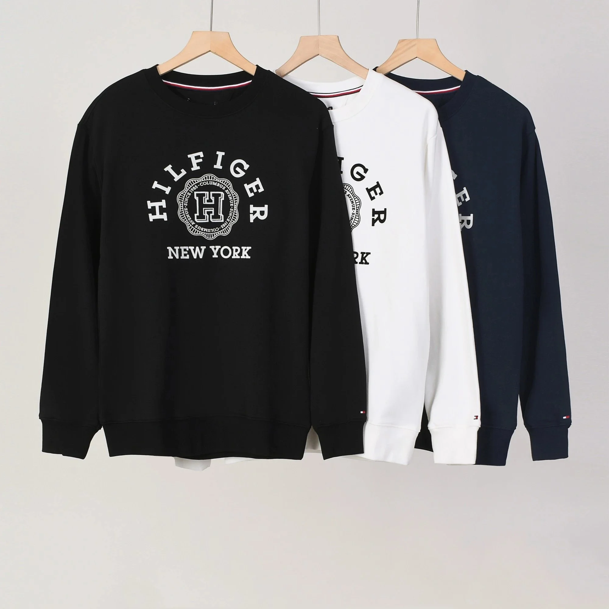 Tommy Hilfiger New York Logo Sweatshirt #TommyHilfiger_Sou #Sweatshirt_Sou