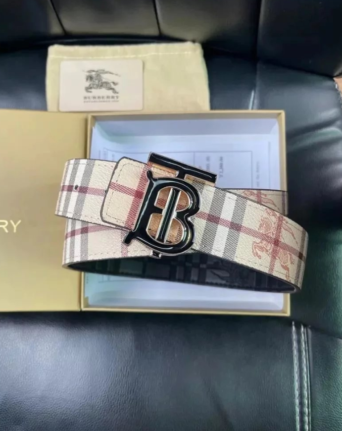 Gucci Belts Interlocking G buckle belt with interchangeable buckles image 13