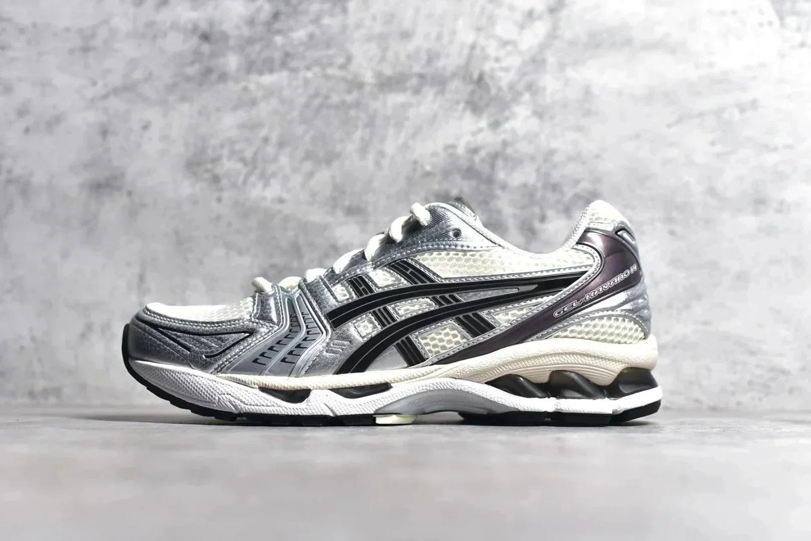 Comfortable Sports Shoe photo 3