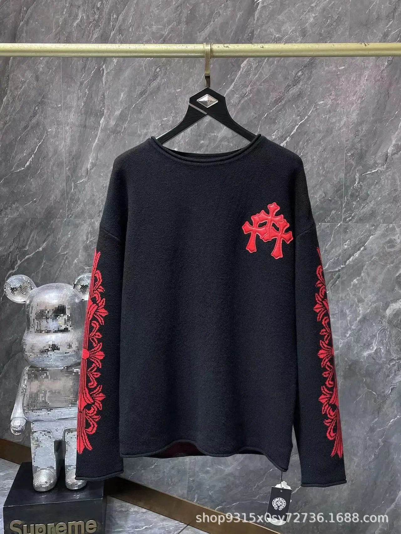 Black 6—right SKU image