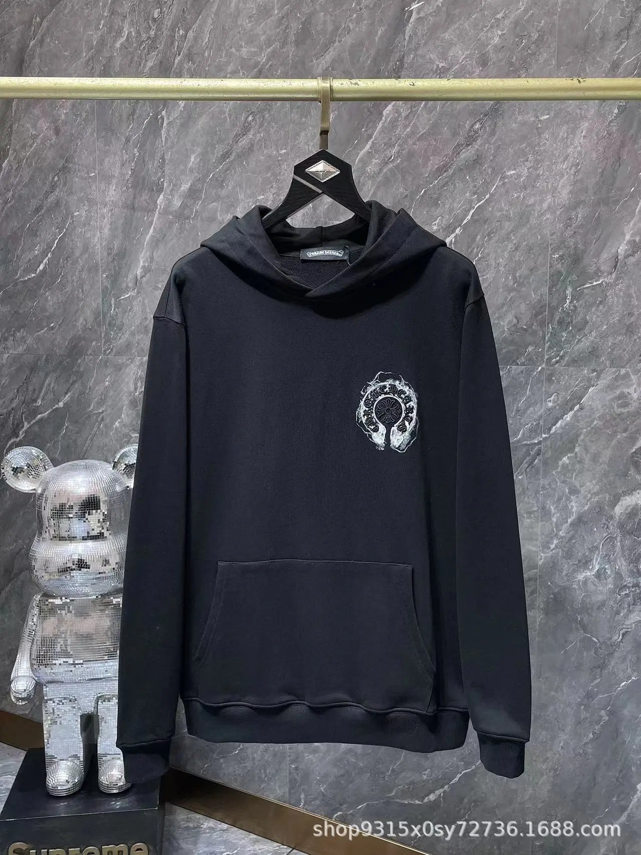 Black 12—right SKU image