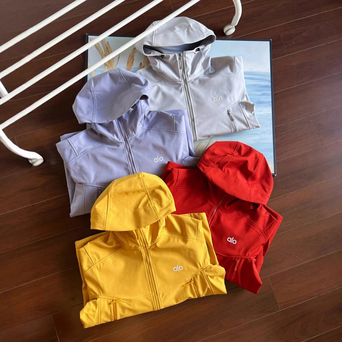 Outdoor Alo Embroidered Casual Sports Jacket Hooded Softshell Windbreaker with Large Pockets