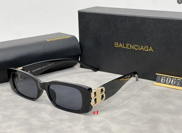Gucci Multiple eyewear models product detail image 10