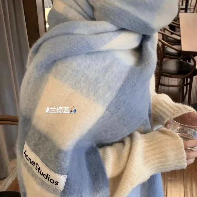Acne scarf