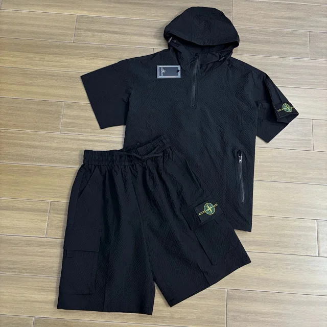 Moncler Matching Sets Short-Sleeve Half-Zip Polo and Drawstring Shorts Set product detail image 6