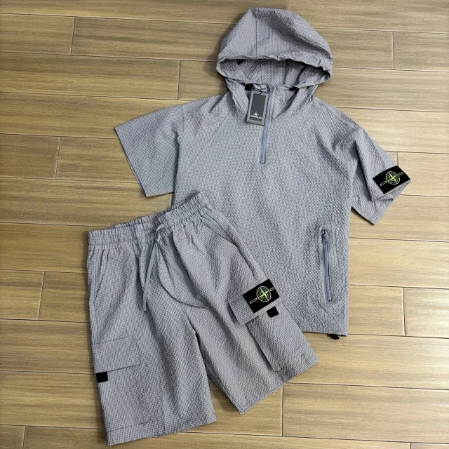 Moncler Matching Sets Short-Sleeve Half-Zip Polo and Drawstring Shorts Set product detail image 8