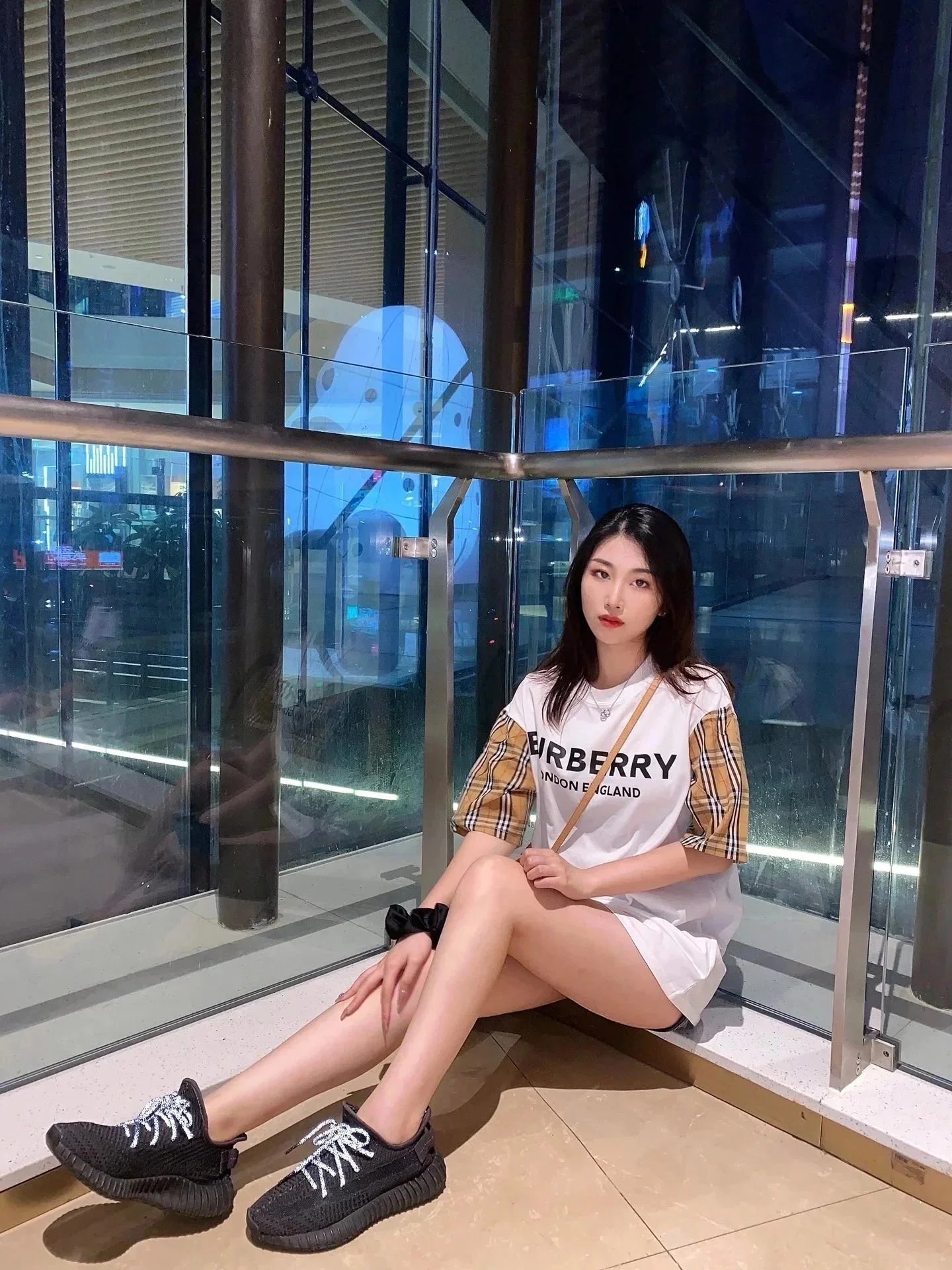 Burberry T-Shirts Short-Sleeve Graphic T-Shirt image 9