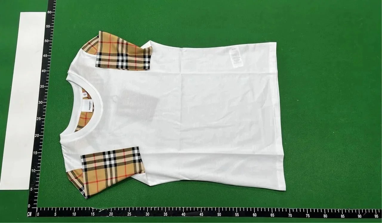 Burberry T-Shirts Short-Sleeve Graphic T-Shirt — 27