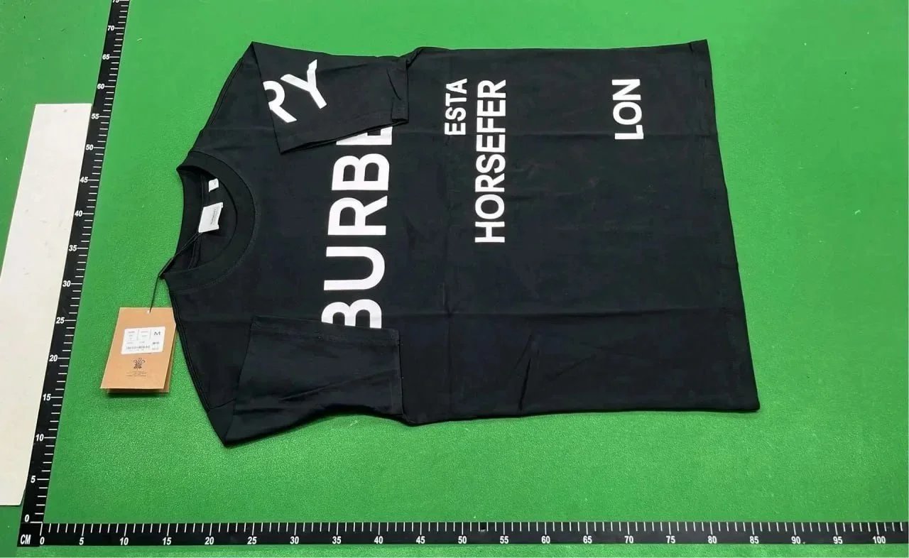 Burberry T-Shirts Short-Sleeve Graphic T-Shirt — 25