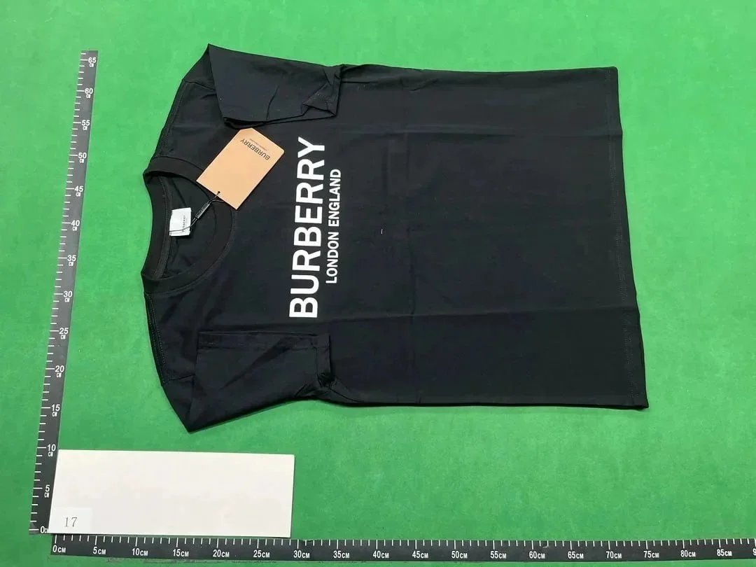 Burberry T-Shirts Short-Sleeve Graphic T-Shirt — 37