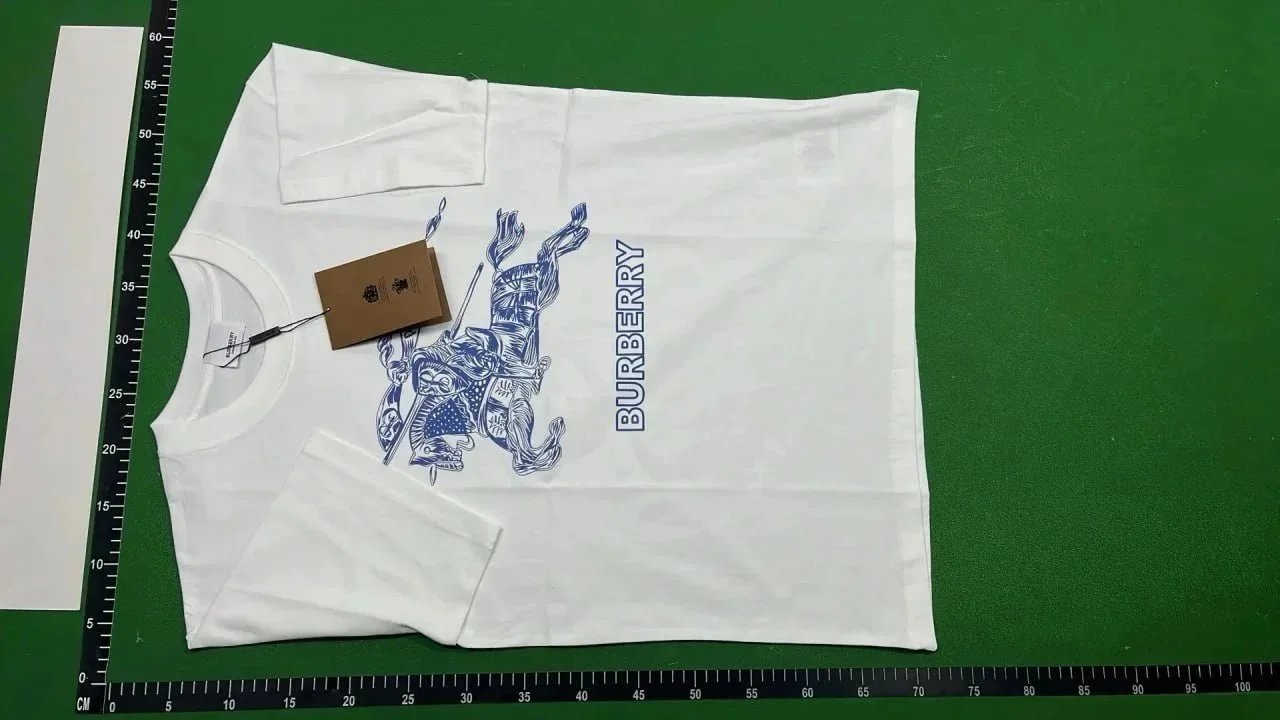 Burberry T-Shirts Short-Sleeve Graphic T-Shirt — 9