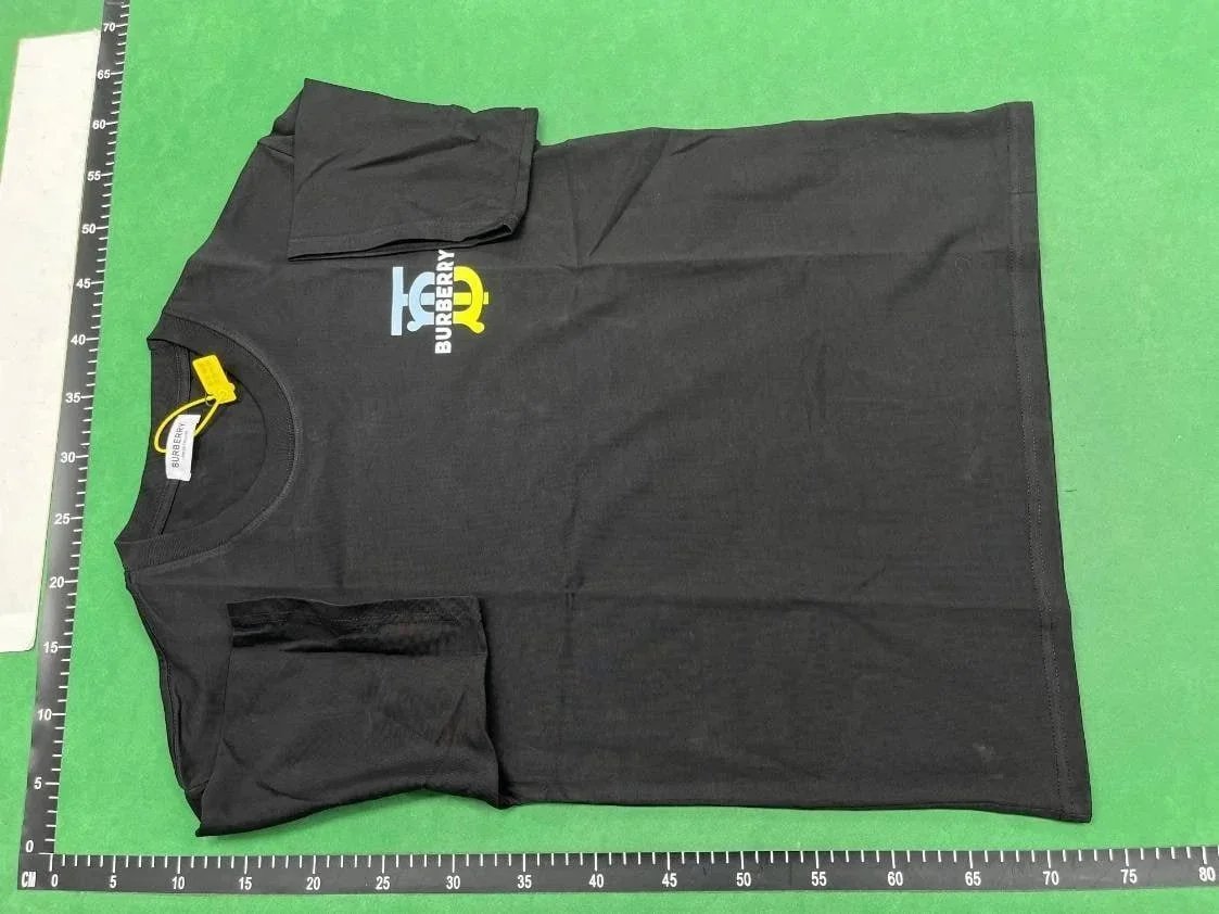 Burberry T-Shirts Short-Sleeve Graphic T-Shirt — 36