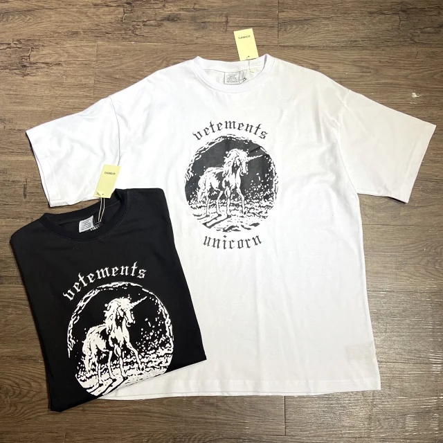 Vetements T-Shirts Logo-Print product detail image 19