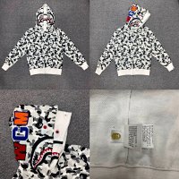 xx206 Black and White Dual-Hooded