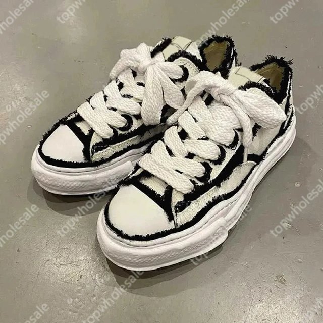 Maison Mihara Shoes: seller detail photo 3