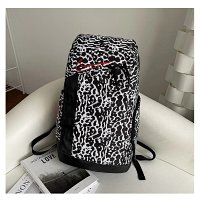 Leopard-print white flowers