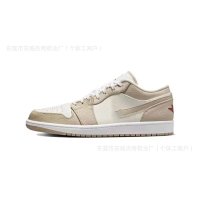 AJ1 low-top – sail white and yellow