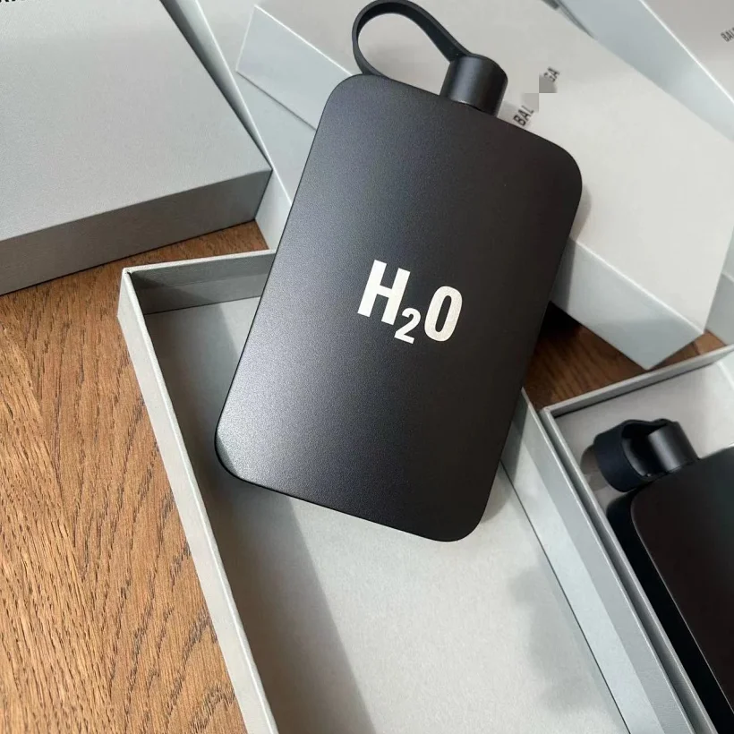 Balenciaga Hydro Flask