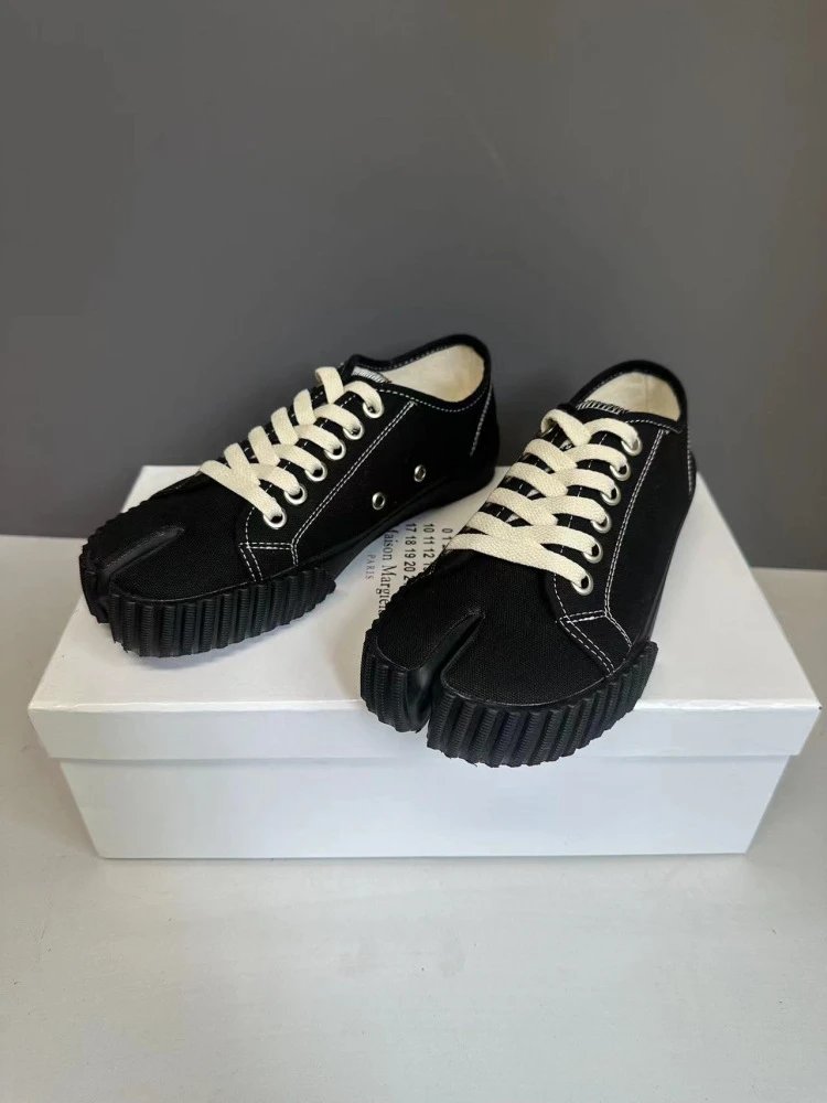 Maison Margiela Tabi Sneaker · 2