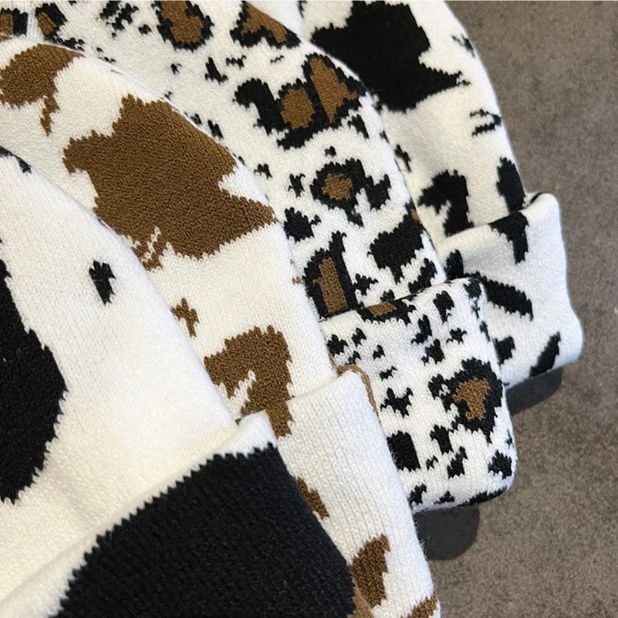 Carhartt Work In Progress Carhartt WIP Cow Print Beanie White / Black Beanie - 11
