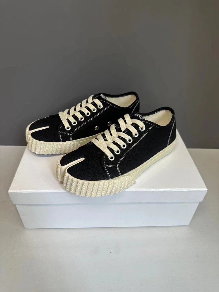 Maison Margiela Tabi Sneaker · 3