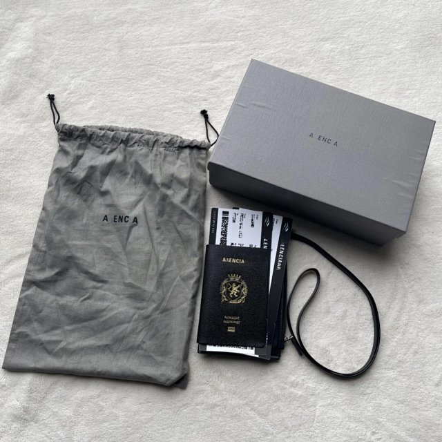 Balenciaga Passport: seller detail photo 2