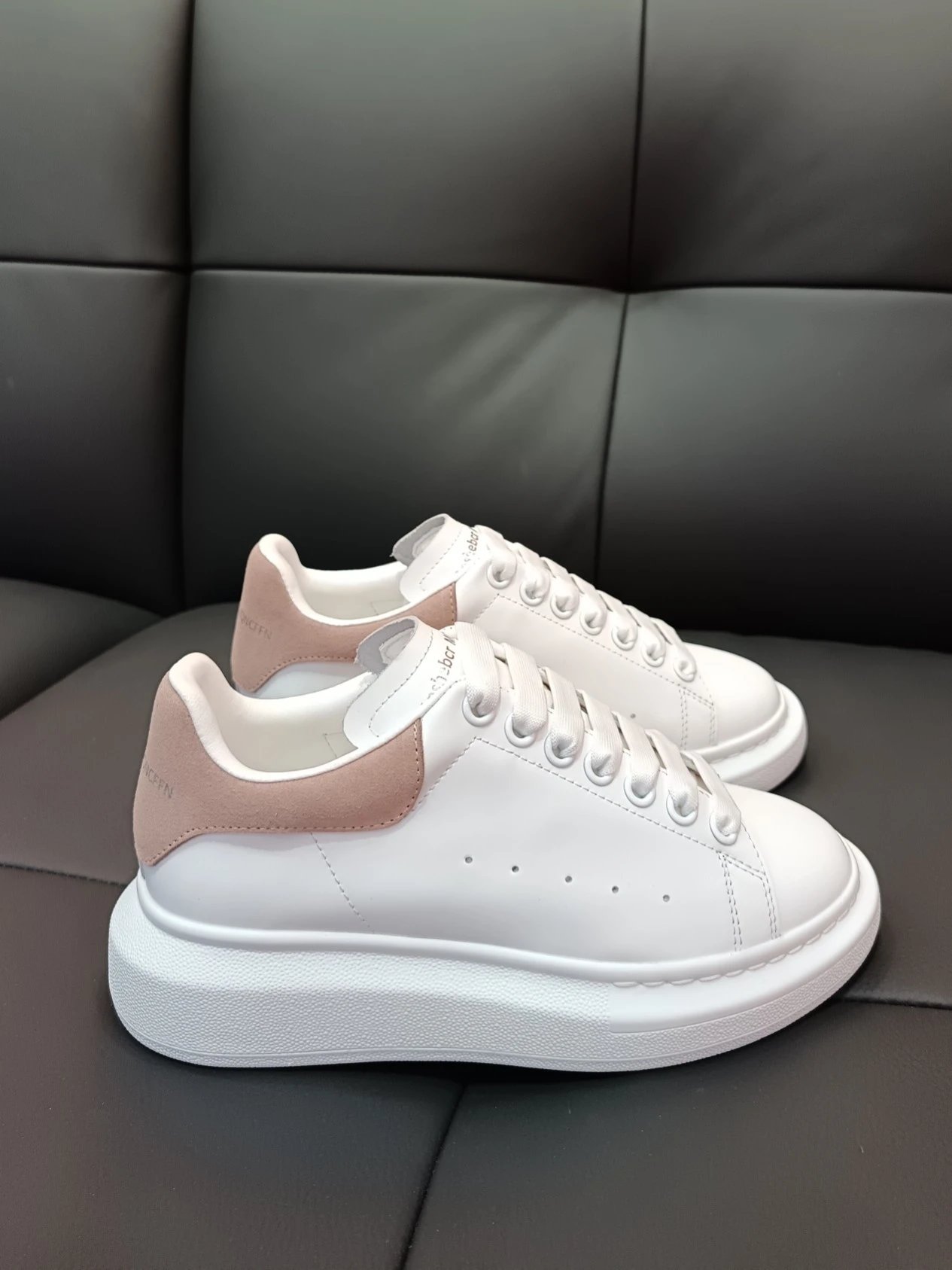 Alexander Mcqueens Budget 8