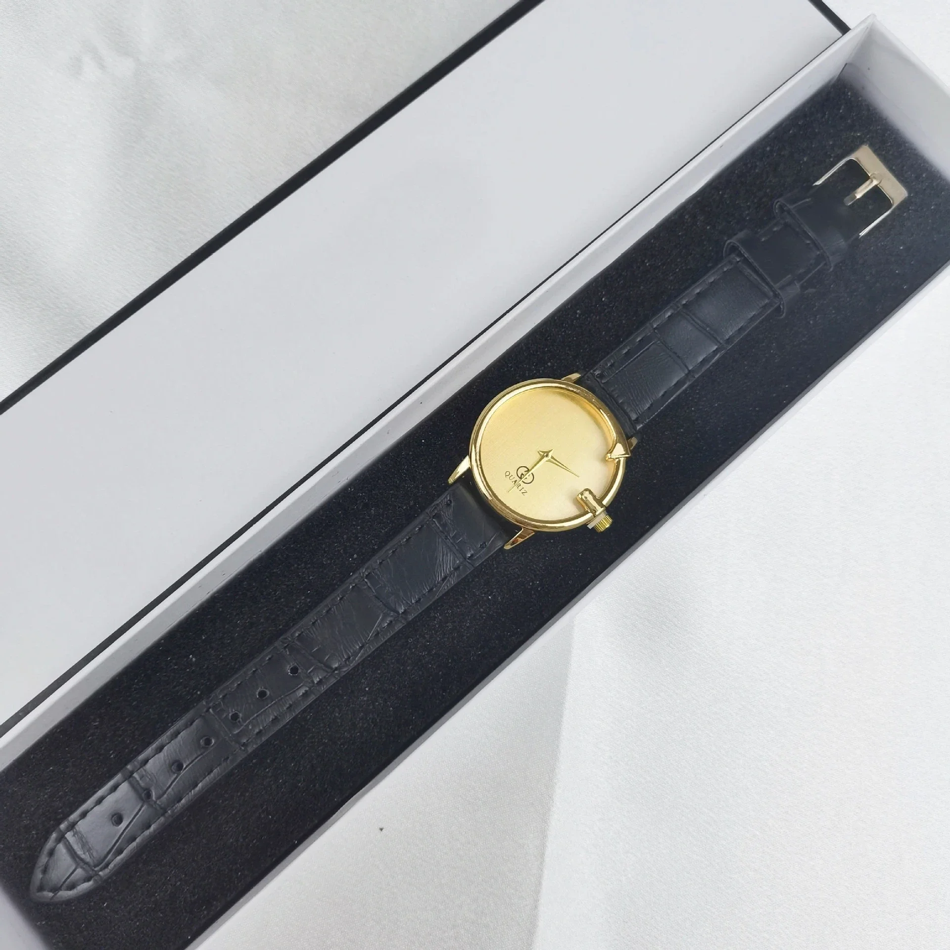 Cartier Round watch