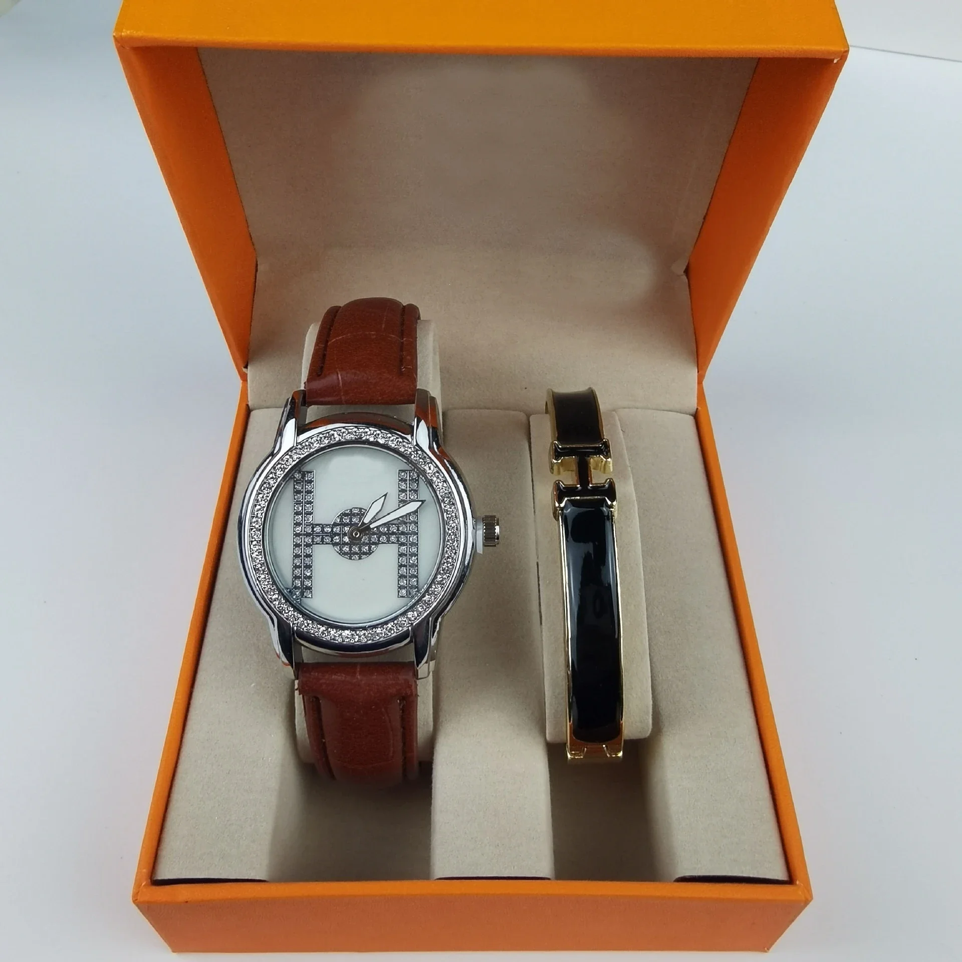Hermès Watch and Bracelet Gift Set