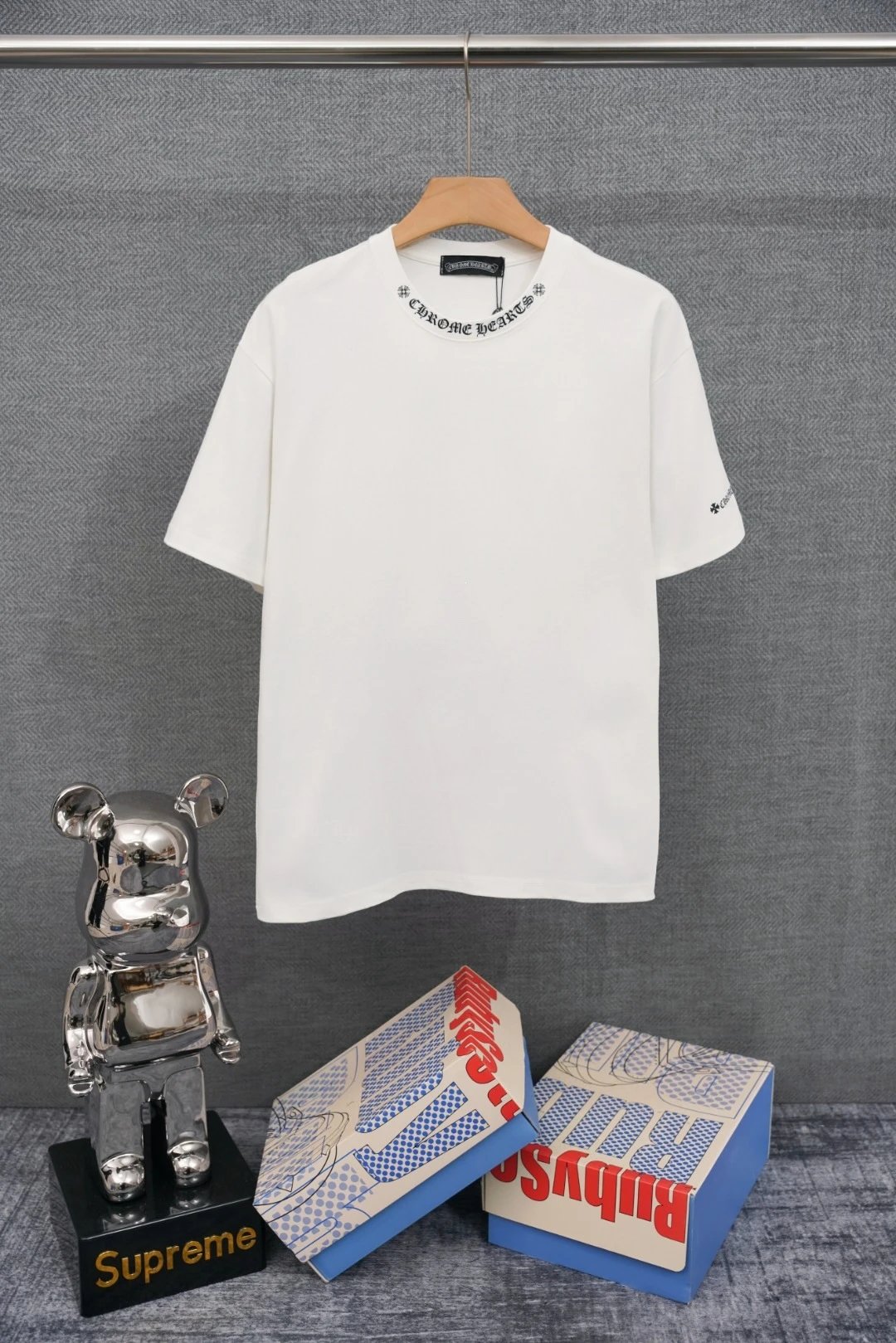 White Figure 7