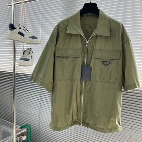 P Home * Short sleeved Zipper Shirt