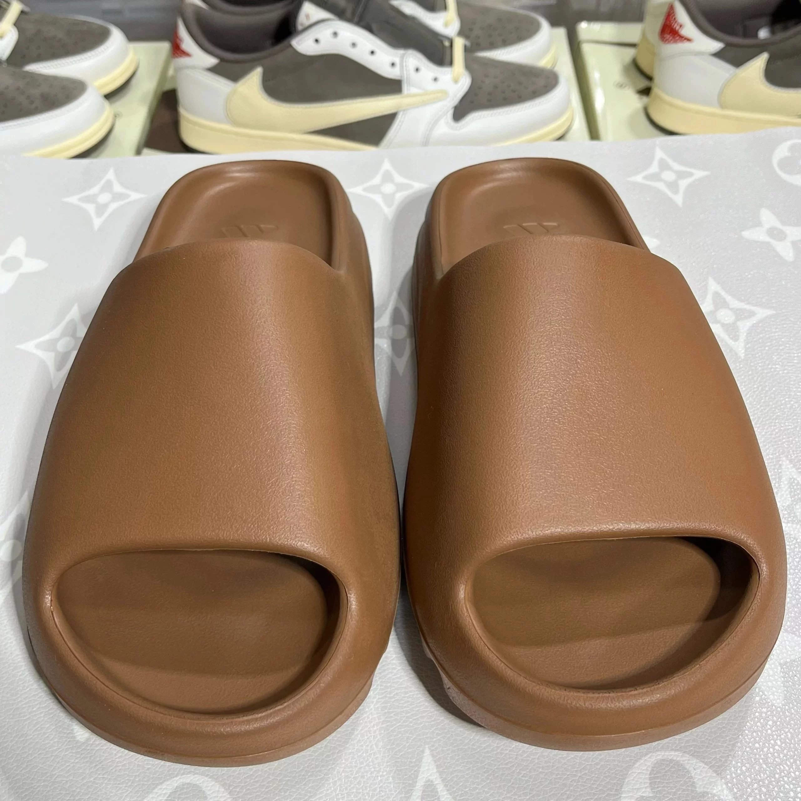 5896 linen brown slippers