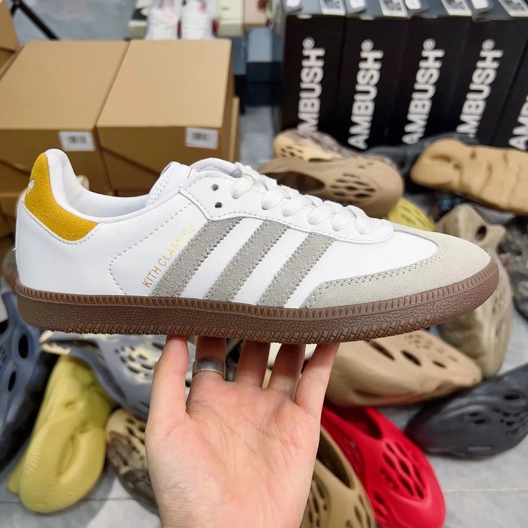 AD Samba White Grey Yellow Tail IE4800