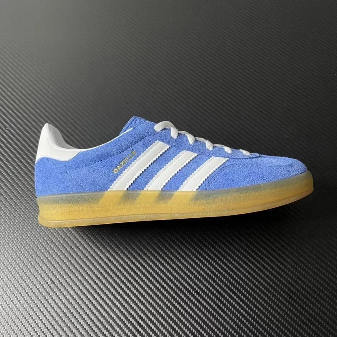 VT version Samba white blue HQ8717