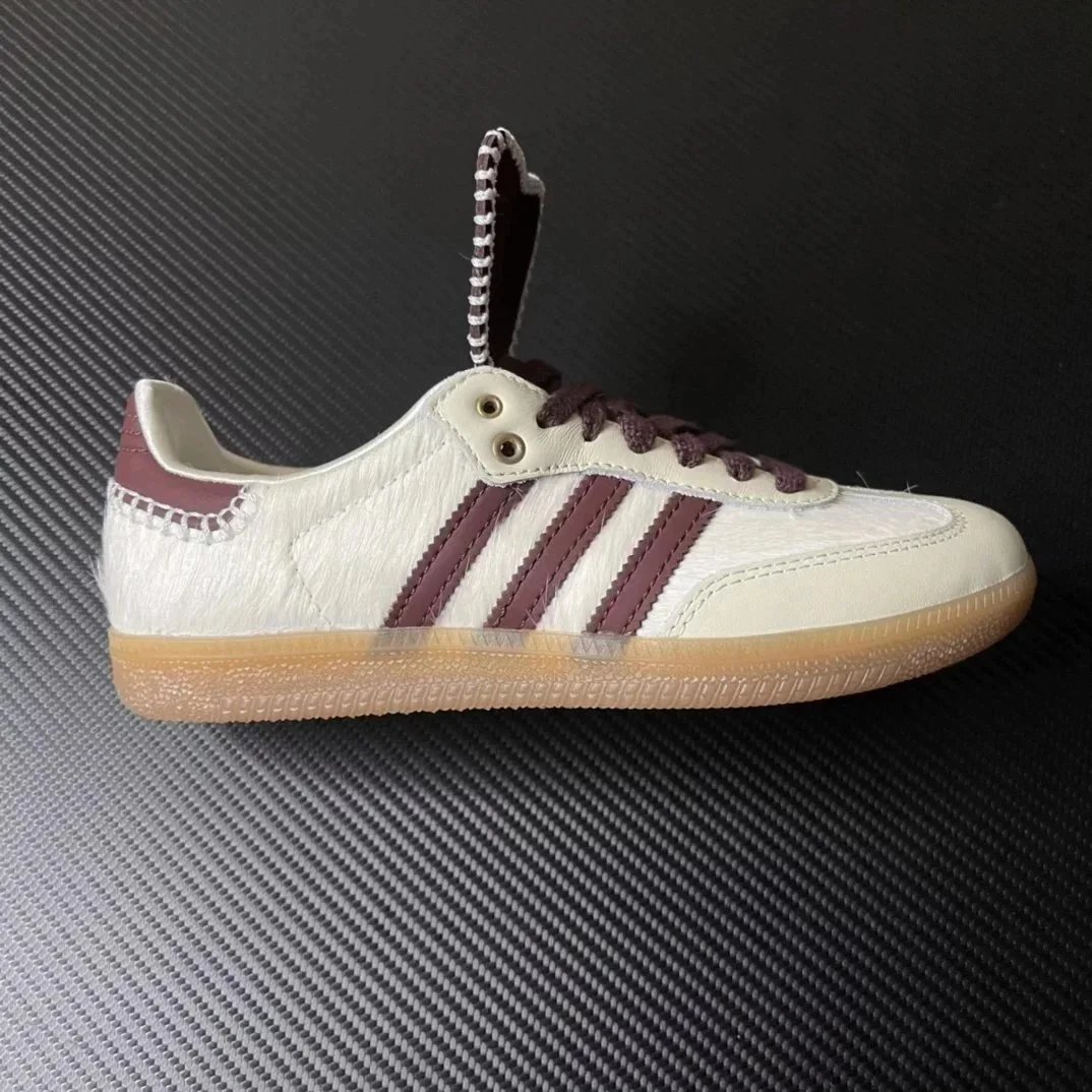 VT version Samba White Horse Mao IE0586
