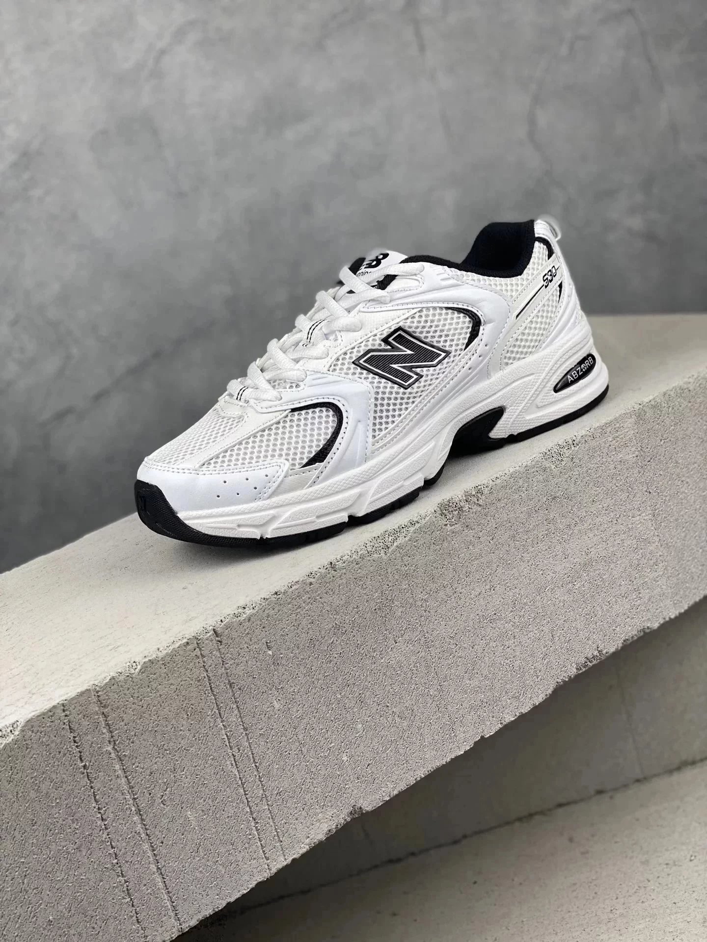 NB530 MR530EWB White Black
