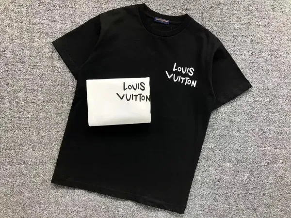 Louis Vuitton x Futura Vuitton! Graphic Print White T-Shirt - 4