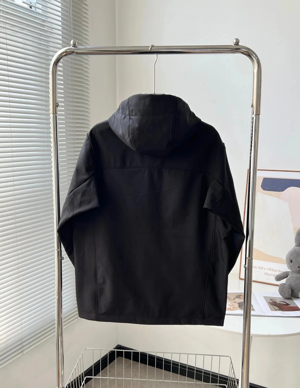 The North Face Mountain Light Jacket White/Black Gore-Tex Outerwear - 4