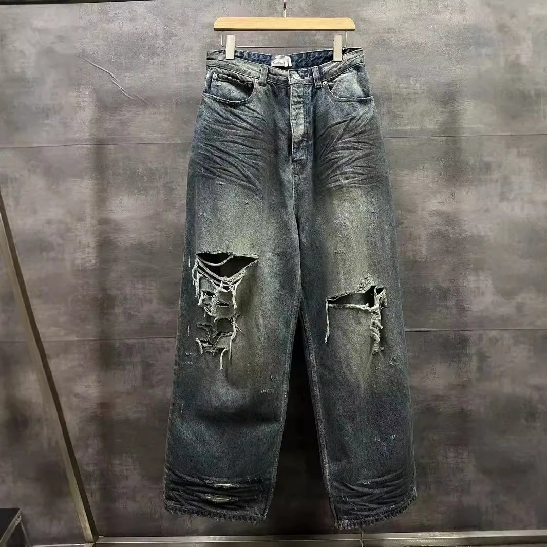 3718
