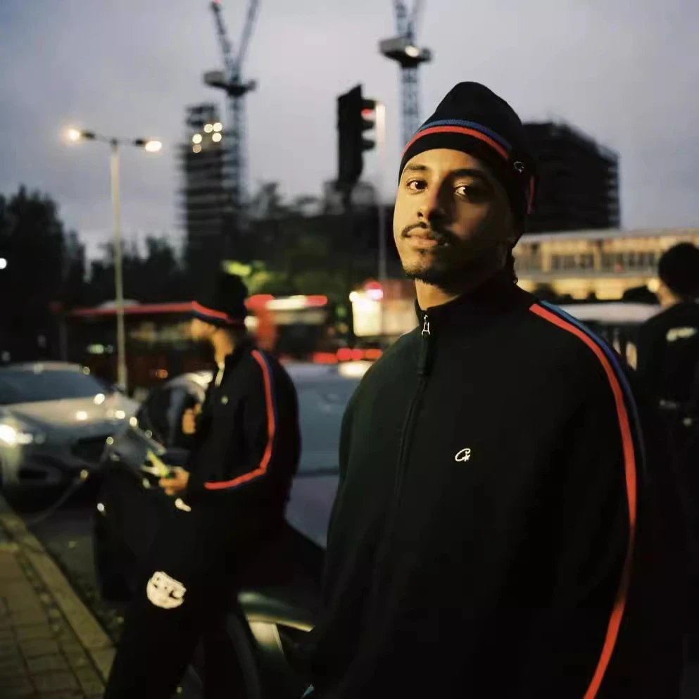 Corteiz Red & Blue Knit Cardigan - Gallery Image 2 - Detailed View