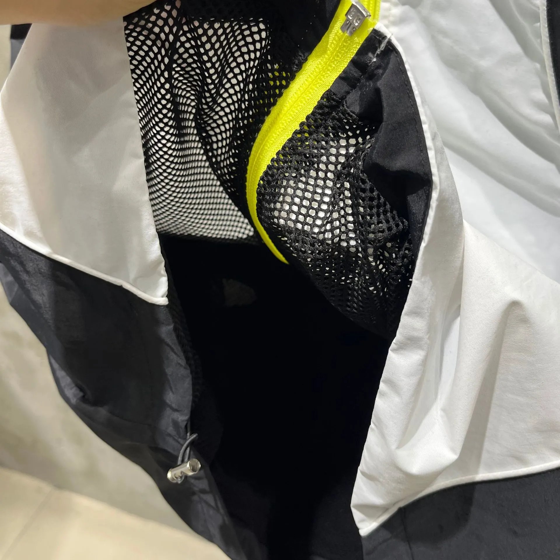 Corteiz Multi-tone Windbreaker - Gallery Image 4 - Detailed View