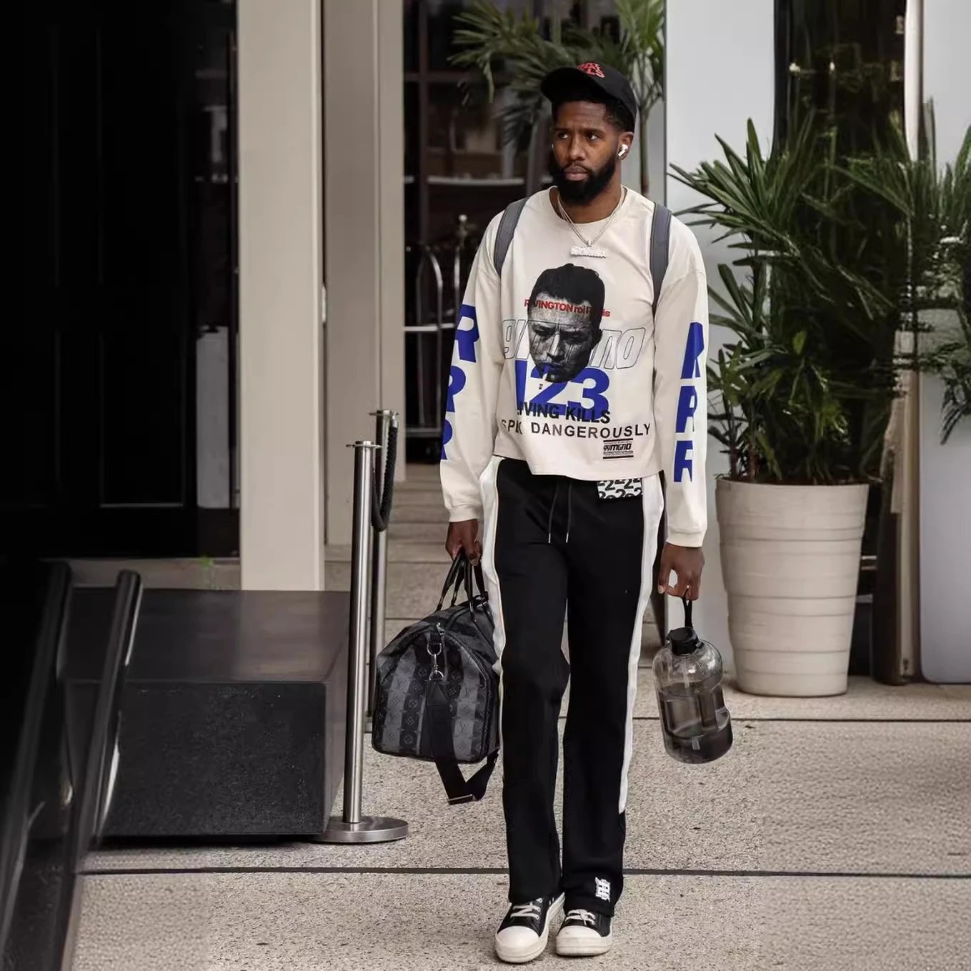 Street Style Graffiti Tee in Off-White - Gallery Image 2 - Detailed View