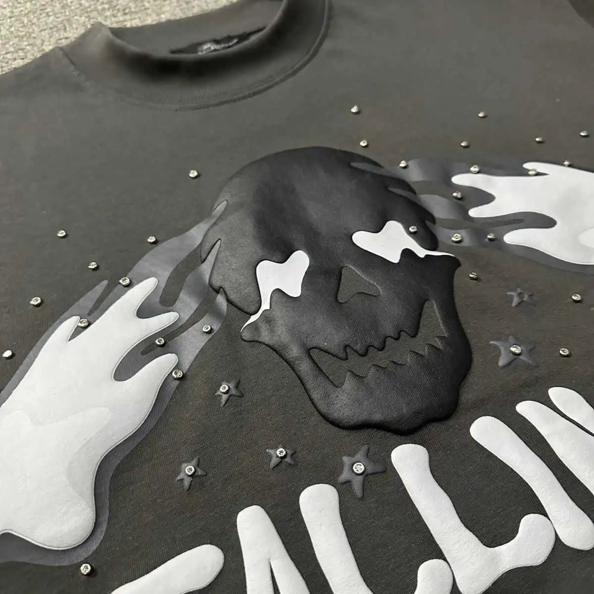 Broken Planet Skull Graphic Tee Grey - Gallery Image 4 - Detailed View