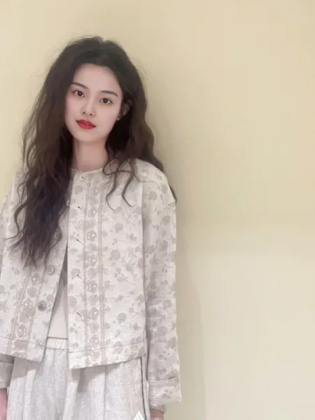 Chanel Tweed Floral Embroidered Jacket in Beige Gray - 7