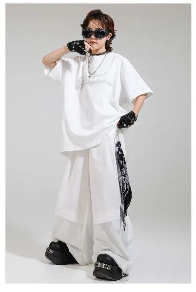 Magicdou Graphic Embroidered Oversized T-Shirt and Wide-Leg Pants Set in White with Black Accessories - 9