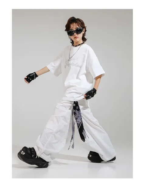 Magicdou Graphic Embroidered Oversized T-Shirt and Wide-Leg Pants Set in White with Black Accessories - 14