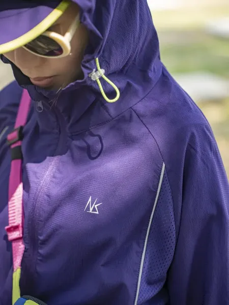 Unidentified Lightweight Hooded Windbreaker in Pale Yellow with Mesh Panels - 10