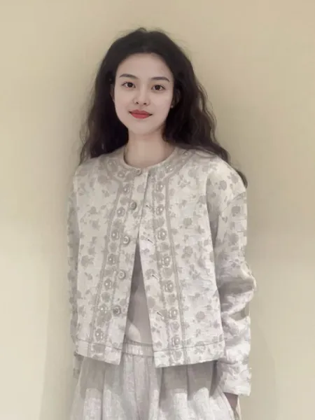 Chanel Tweed Floral Embroidered Jacket in Beige Gray - 8